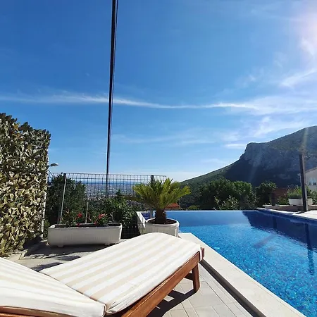 Despacito In Klis, Split - Private Heated Pool * Salona
