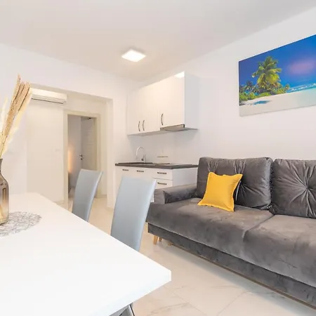 Despacito In Klis, Split - Private Heated Pool * Solin